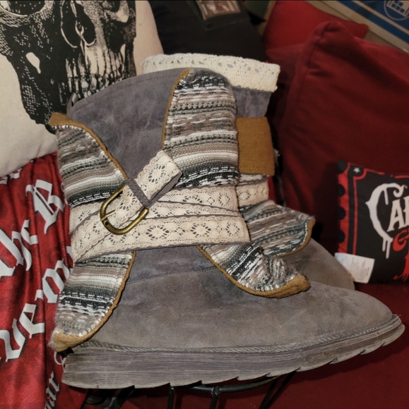 Muk luks southwestern strap belt Nikki 3-in-1 styles pull on gray suede boots 10 - Picture 11 of 17